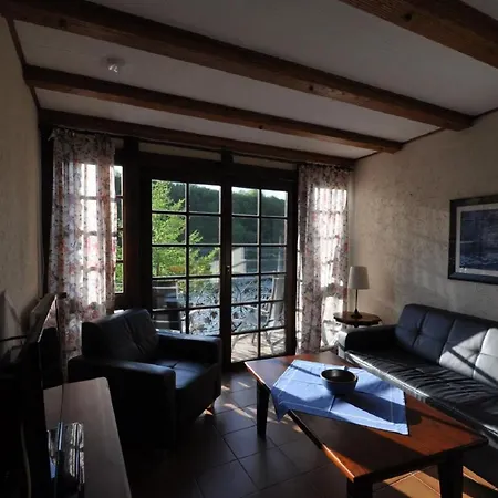 Apartamento / Moseluferstrasse Neef