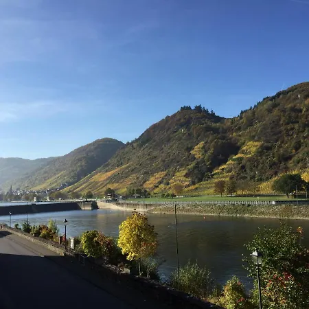 / Moseluferstrasse Neef